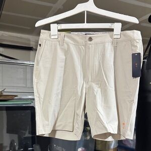 Size 32 Margaritaville Cream Flat Front Shorts